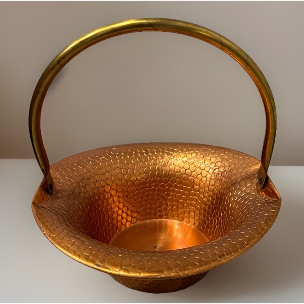 Vintage Coppercraft Guild Hammered Copper Basket with Moveable Brass Handle